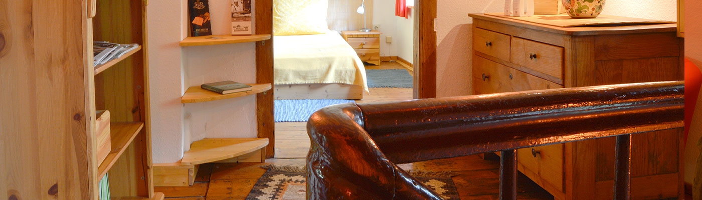 Flur mit Blick ins Doppelzimmer